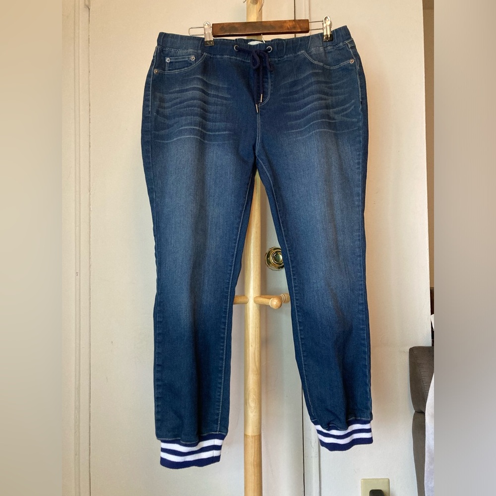 Dark Wash Elastic Waist Sporty Stripe Cuff Sweatpants Jeans - Picture 6 of 13